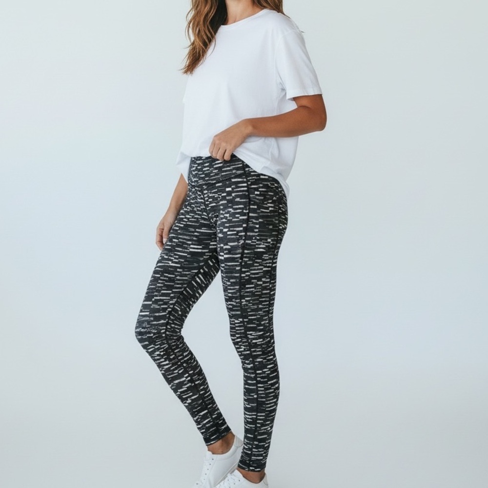 Reebok Black and White Patterned Leggings, good cond, size XS